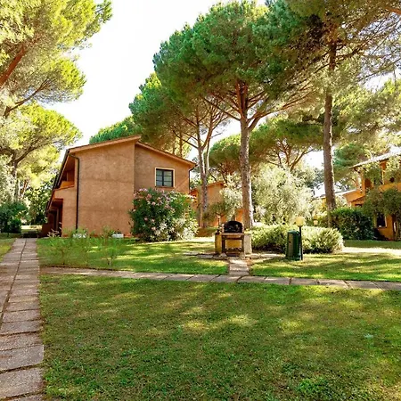 Apartmanhotel With Swimming-pool In Surrounded By Nature 3*