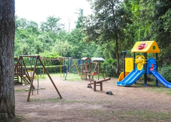 With Swimming-pool In Surrounded By Nature 瓜尔迪斯塔洛